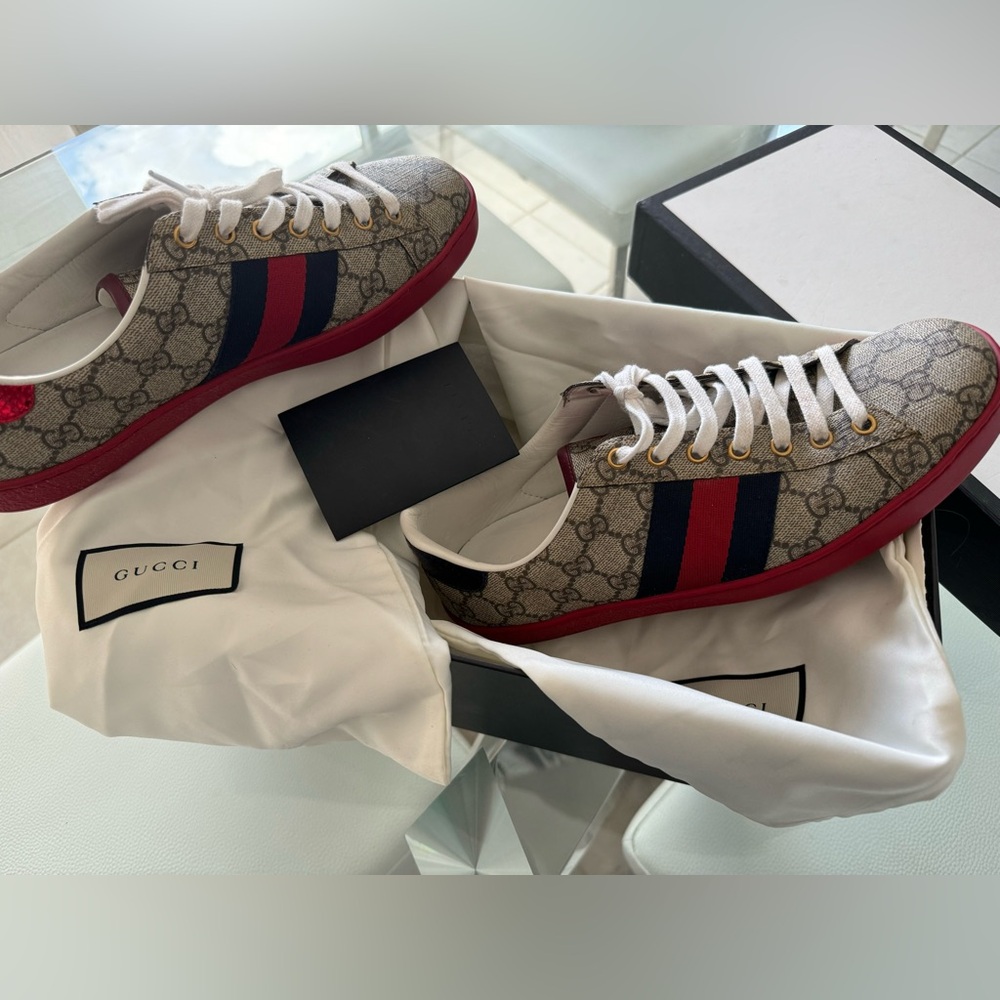 Pre-owned GUCCI Ace GG Supreme Sneakers Beige. Includes box & dust bags.
